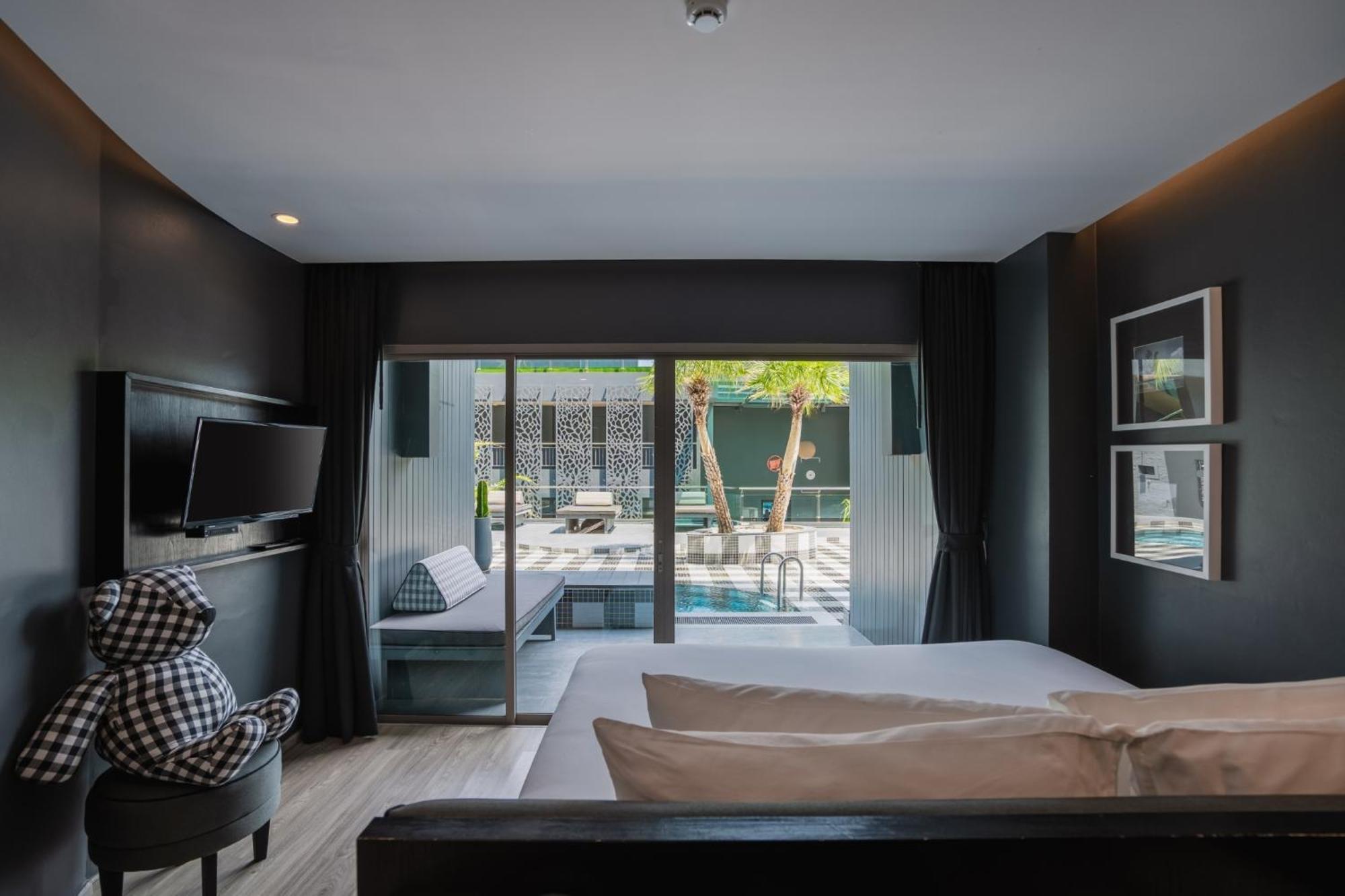Foto Hotel Phuket Beachfront Exterior foto